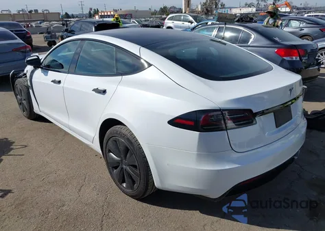 2022 Tesla Model S Dual Motor All-Wheel Drive from USA, damaged, VIN 5YJSA1E5XNF493517